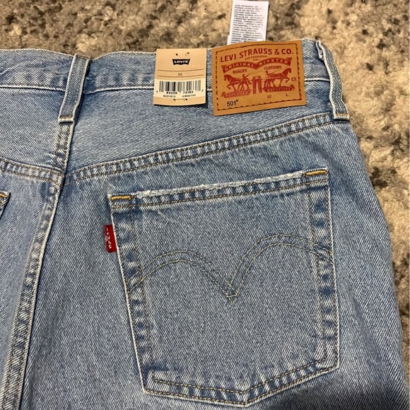NWT Levis 501 shorts - Picture 3 of 6